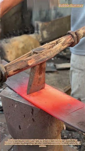 Forgeage artisanal de lames : fabrication d'un outil de coupe à profil en Z