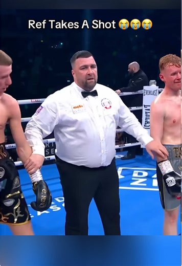 Boxing referee vs. boxer#fyp #boxing #usa🇺🇸 #referee #sports