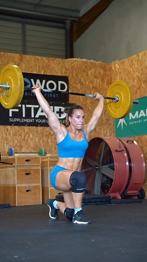 Melody Andréani on Instagram: "One of the last training before compete at Marseille. With @kingsbox_france barbell, @bornprimitive.eu outfit & @hexxeeofficial socks #crossfit #competition #lunges #crossfitfrance #crossfitgirls #crossfitgames #muscle #abs #weightlifting"
