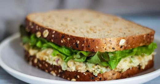 Easy 5-Ingredient Vegan Chickpea Salad Sandwich