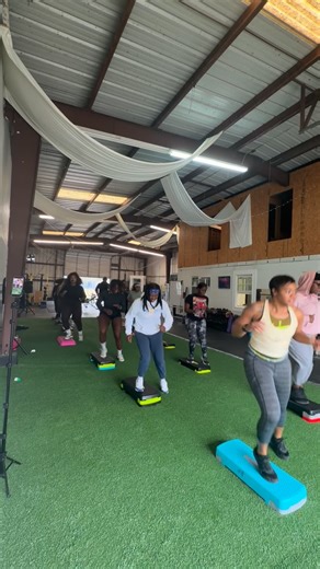 D La Forme Fitness4Every Size on Instagram: "🚨 THIS IS YOUR SIGN 🚨 No edits. No filters. Just RAW FOOTAGE 🎥😂 Learning , laughing, good workout & god vibes 💃🏽 If you’ve ever wanted to: ✨ Learn how to step 🔥 Burn calories without it feeling like a workout 💃🏽 Move, laugh, mess up, and start over 🎶 Work out to GOOD music with GREAT energy Thick Girls Steppin’ is where it’s at 🖤 📍 Saturday | 10 AM ✔️ All levels welcome ✔️ First-timers encouraged ✔️ Fun class. Funny class. Feel-good class.