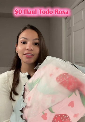 💕 Haul rosado 💕 Todo demasiado lindo, estoy obsesionada 🤭✨ 🔍Busca kbd3265 en la barra de búsqueda para el haul rosado. Paso 1: Descarga la app desde el link en mi bio Paso 2: Escribe kbd3265 en la barra de búsqueda en la página principal Paso 3: Ve a la página del evento y sigue las instrucciones y condiciones para participar App new users only with qualifying orders! T&Cs apply. 📦⚡️#temuhaul #temufinds #viral #fypage #trending