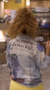 3.8K views · 19 reactions | ¿Por qué tener un pelo normal cuando puedes tener uno digno de un laboratorio?‍♀️ ¡Transforma tu pelo con nuestra revolucionaria peluquería molecular! Agenda tu cita✨ . . . . . . . . . . . . . . . . . . . . #pontohairclub #pelocrespo #pelorizado #peloafro #curlyhair #definicionderizos #definiciondecrespos #peluqueriamolecular | Ponto Hair Club | Facebook