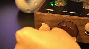 Douk Audio Mini Röhren Kopfhörerverstärker: Desktop Stereo HiFi-Vorverstärker mit 4,4/6,35-mm Buchse, Unterstützt 16-600 Ohm Impedanz (Aluminiumlegierung)