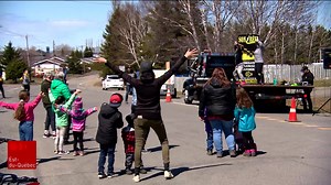 88K views · 1.3K reactions | Les résidents de Mont-Joli ont pu danser la Zumba tout en respectant les règles de distanciation physique jeudi. Toutes les raisons de bouger sont bonnes en cette période de confinement. | ICI Bas-Saint-Laurent | Facebook