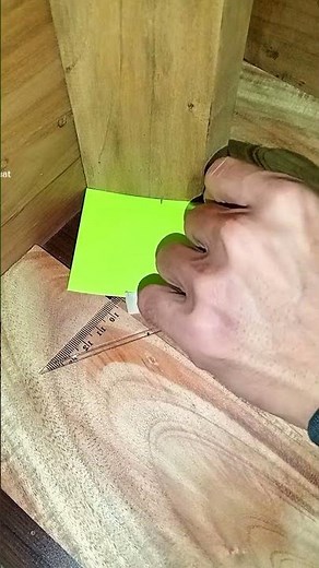 Easy way to measure wood angles using paper, with accurate results 🏆🤠👍🏻... #carpentry #woodworking
