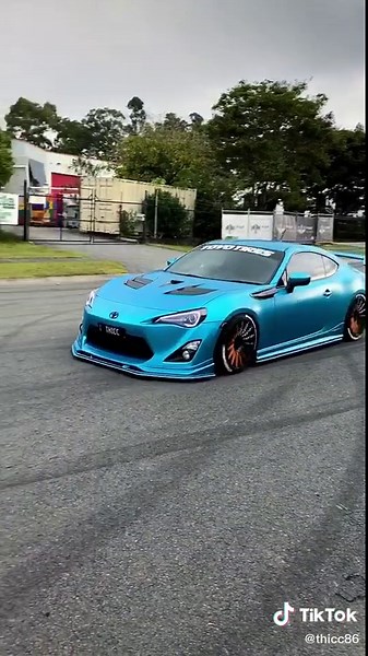 Andrew | Thicc86 (@thicc86) - Current Time in Australia: 8:13 PM