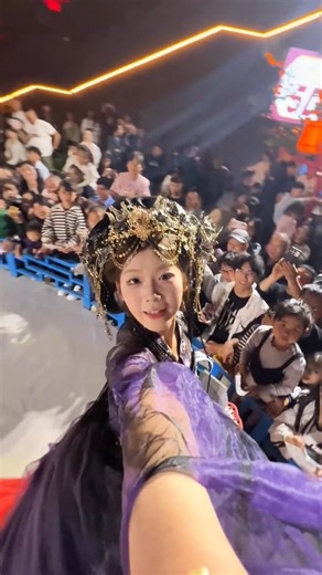 Amazing Chinese Dance Performance 😍 | Traditional Night Show