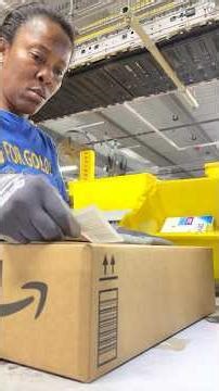 Amazon Fulfillment Center Packing #amazonwarehouse #subscribe #workingvlog #vlog #shortvideo