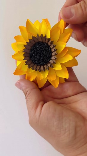 DIY Paper Sunflower Tutorial by Betty