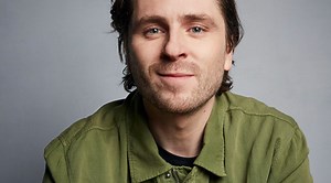 Sverrir Gudnason om sina ex och livet med barnen