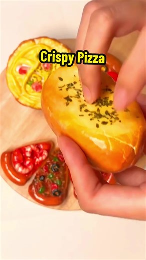 Crispy Pizza: A Satisfying ASMR Experience