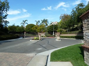 10 Things to Know About Rolling Hills