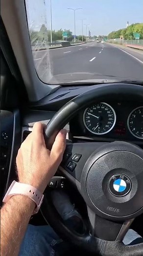 BMW 5 E60 2.5 525i 218 hp Acceleration