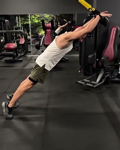 🔥 TRX Full Body Workout 5️⃣ TRX Superman – Activates the posterior chain
