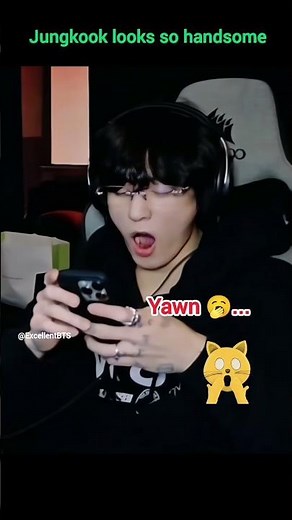 Jungkook Yawn 🥱 And Whistle 😙 In His Live