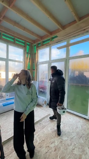 Viens no mūsu jaunākajiem projektiem - 1,5 stāvīgs studijas tipa modulis ar augstajiem griestiem.🤩 Lieli logi ar terasi, viss nepieciešamais, lai dzīvotu uzreiz pēc uzstādīšanas🏠 - virtuve, vannasistaba, tualete, viesistaba un guļamistaba. Tev ir sava ideja vai vēlies kaut ko līdzīgu, tad raksti mums! 📩 #mfmbuilding #mfm_building | MFM Building