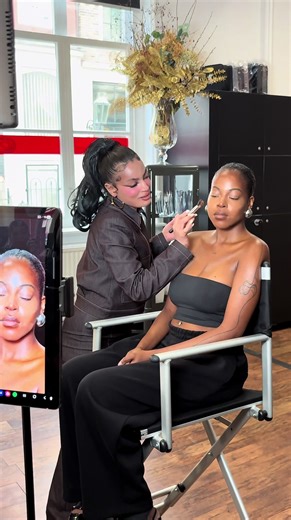 We had the most amazing Advanced Class: Skin – Iconic Beauty with Noah Indi ✨ Watching the live demo and learning the techniques behind flawless, iconic skin was truly inspiring. #AdvancedClass #IconicBeauty #SkinEducation