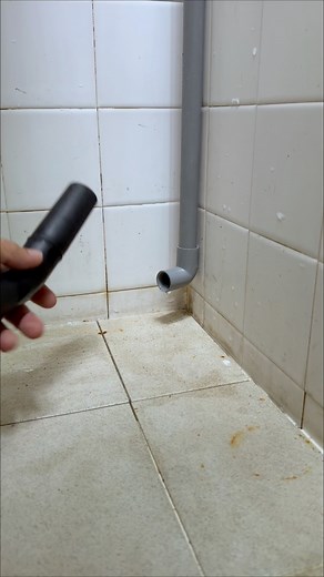 Air Conditioner Leaking? Easily Unclog the Drain with a Vacuum! #lifehacks #DIY | DIY MAN