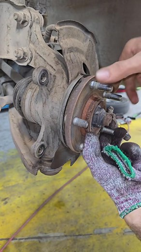 104K views · 288 reactions | DIY wheel fix  #automotive #DIY #mechanic #usa | Auto tech | Facebook