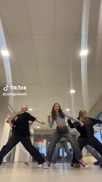 my favourite girls😽😽dc:@bronxsistas #trend #dance #dancetrend #dancers #dancer #hiphop #trending #dancing #groupdance