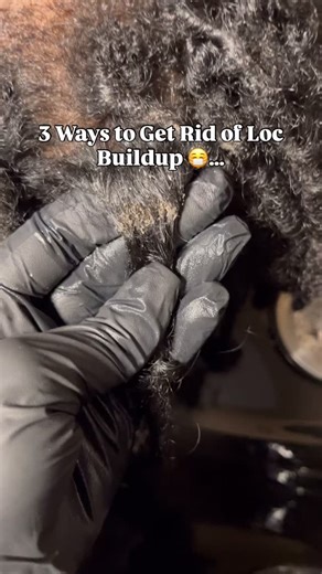 If your locs feel heavy, dull, or smell a little “stale” 😭… that’s not your imagination, it’s buildup, babe. Here’s how to fix it (without cutting your locs off 😅): 1️⃣ Detox Soak — Apple cider vinegar, baking soda, and lemon juice will humble your locs real quick. Let ‘em soak, watch the water tell on you 😭 2️⃣ Clarifying Shampoo — Use one that actually removes residue without stripping your locs dry (not that dollar store special, please). 3️⃣ Rinse Like You Mean It — Most buildup stays bec