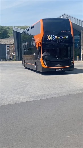 Transdev Burnley Bus Company - E400 MMC SkyClass 2001 SK70 BVW with Richard giving flash & beep :)