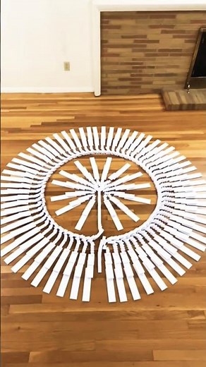 Watch Mesmerizing Domino Run in a Perfect Circle | Relaxing Chain Reaction