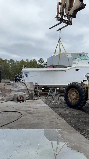Here is an update on the UGLY CAT. Finally got the dual fuel tanks installed. We have 656 Gallons between the two tanks. That should be enough fuel to go to the Flemish Cap! More updates to come @raymarineusa #southjerseyboatworks #boatrehab #boatrebuild #boatrestore #boatrestoration | Fish Circus