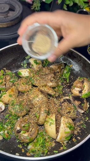 Mushroom Recipes | Butter Garlic Mushroom 🤤🔥 #viralshorts #food @Cookandeatwithneha