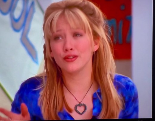 “First Kiss” #lizziemcguire #disneychannel #tv #disney #hilaryduff #2000s #nostalgia #AmazonSavingSpree #petsmart