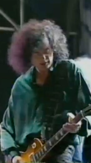 On this day in 1996, I played Buenos Aires, Argentina with Page and Plant 🇦🇷 The Page and Plant Worldarama tour appeared at the Ferro Carril Oeste Stadium, home to the eponymous football team, in the Caballito district of Buenos Aires. The capital of Argentina is the most cultured and wonderful city, and the people really love their music. Quick to respond, the audience always sing and chant their way through concerts with extraordinary gusto and enthusiasm. | Jimmy Page