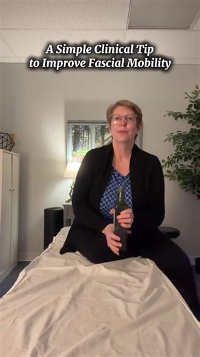Using Extra Virgin Olive Oil to Support Fascial Mobility This clip is from a longer training: https://youtu.be/PTqW0t_xV8I Today we’re talking about a simple, inexpensive tool I use clinically to support fascial mobility: extra virgin olive oil. Yes — olive oil. Before I explain, here’s the important part: There is currently no research supporting the specific topical fascial application I’m describing. What I’m sharing is based on clinical observation, not published evidence. Here’s how I use i