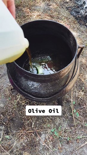 Seasoning my Cauldron #witchtok #witchesoftiktok🔮🌙 #cauldron #ironcauldron #seasoning #witchrecipe