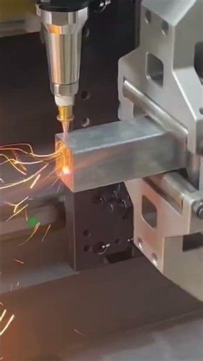Metal pipe cutting in this hydraulic cutter