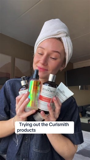 Krullen verdienen alleen het allerbeste 💛 Met de producten van Curlsmith geef je jouw krullen precies wat ze nodig hebben: voeding, definitie en glans – zonder zware ingrediënten. Van zachte reiniging tot intens hydraterende styling, elke stap is ontwikkeld met liefde voor natuurlijke krullen. Of je nu waves, curls of coils hebt… met Curlsmith laat je jouw natuurlijke textuur stralen ✨ #HaarshopNL #Curlsmith #CurlyHair #CurlyRoutine #CurlyGirlMethod @Curlsmith @Tamara🌸