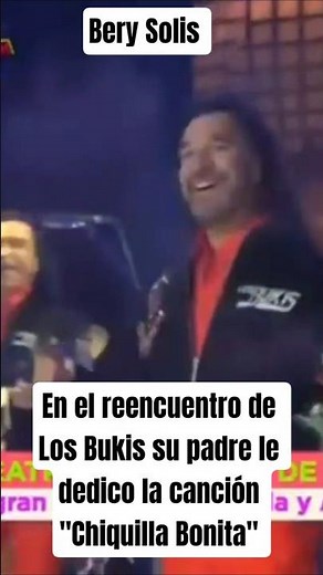 Marco Antonio Solis dedicated the song "Chiquilla Bonita" to Bety Solis in front of 70,000 people