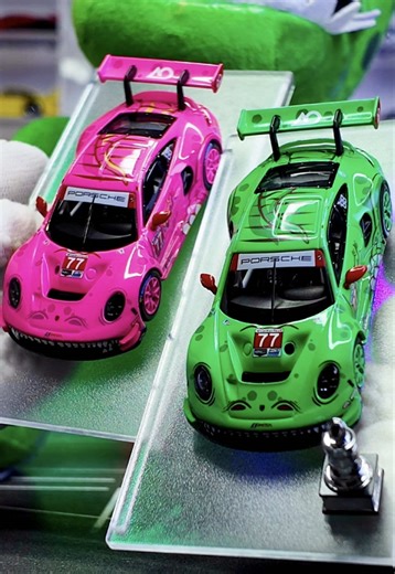MINI GT AO Racing IMSA Champion Set: Rexy & Roxy