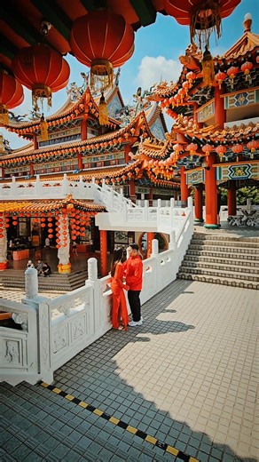 Livin our K-Drama Fantasy in Thean Hou 😱😍 The Thean Hou Temple in Kuala Lumpur is one of the largest Chinese temples in Southeast Asia and combines architectural elements of Buddhism, Taoism, and Confucianism. The temple is known for its grand architecture, intricate carvings, vibrant atmosphere, and offering stunning city views from its hilltop location. 😱😍💯 Rojean Garbin Logdat #theanhoutemple #theanhou #kualalumpur #kualalumpurmalaysia #kualalumpurcity #malaysia #malaysiatravel | Jobert 