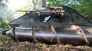 A fierce man who created an amphibious tank that can also be bombarded by himself appeared, and a production movie is also released