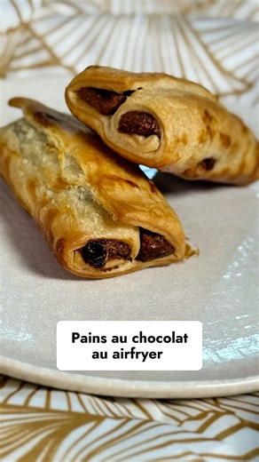 Recettes de rentrée 2/4 📚 Des pains au chocolat super faciles et rapides à faire pour ne pas perdre de temps le matin ! | Cuisine AZ
