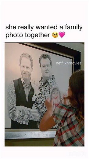memes and movies account on Instagram: "She was really happy 🥺🩷 🎥 modern family: Told from the perspective of an unseen documentary filmmaker, the series offers an honest, often-hilarious perspective of family life. Parents Phil and Claire yearn for an honest, open relationship with their three kids, but a daughter who is trying to grow up too fast, another who is too smart for her own good, and a rambunctious young son make it challenging. Claire’s dad Jay and his Latina wife Gloria are rais