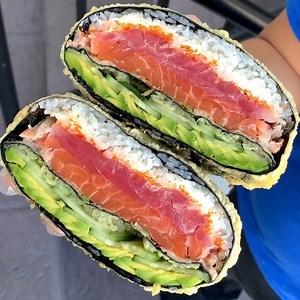 269K views · 479 reactions | SUSHI CRUNCH WRAP  all of your favorite flavors conveniently wrapped with a crunch! . This one of a kind sushi masterpiece was originally created in collaboration with HellthyJunkFood  Layers and layers of flavors you can only find here in Central Florida ❤️ | W A V E 波 - Asian Bistro & Sushi | Facebook