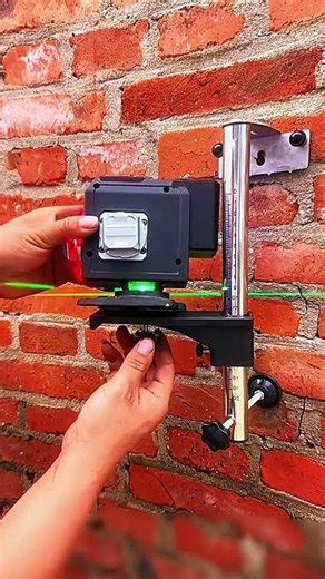 Installation methods for infrared level instruments used by carpenters and tilers 🔍🧱🛠️