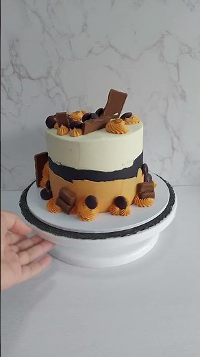 Chocolate overload birthday cake| Buttercream| Decorating techniques and Ideas| Flowers| Rose|