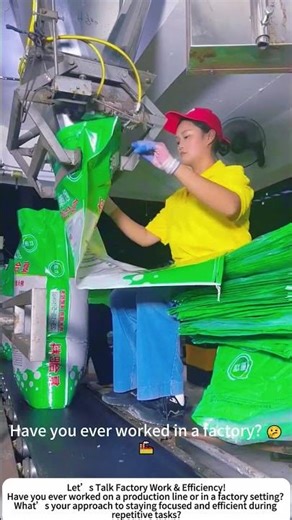 Fertilizer Bagging – Precise Flow, Steady Hands! 🤖🛍️