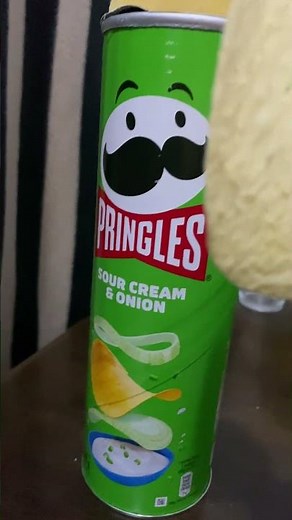 Pringles Sour Cream & Onion ayyyaaannn!!! Super Crunchy!