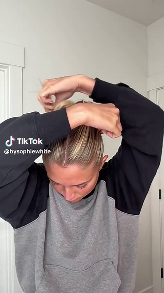 I finally don’t have redo my buns 3x per day with this slick back #hairtok #hairstyle #slickbackbun #buntutorial