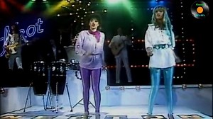 Neoton Família - Don Quijote (Hungaroton) A Neoton Família magyar popzenei együttes. Angol nevük: Newton Family, ez utóbbi néven jelent meg több lemezük Japánban, Nyugat-Németországban, Argentínában és Spanyolországban. A hetvenes-nyolcvanas évek egyik legnépszerűbb magyar együttese, harminc körüli magyar nyelvű és tucatnyi angol nyelvű albumuk jelent meg. Legnépszerűbb dalaik alapján íródott a Szép nyári nap musical. | Sajnálom..'