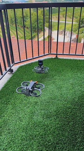 Prossimamente… due Avata in formazione e riprese folli con la Osmo 360. 🚀” #DJIAvata2 #Osmo360 #dronefpv #dronecinematics #fpvformation #dronelife #MarcoMalicane | Marco Cane